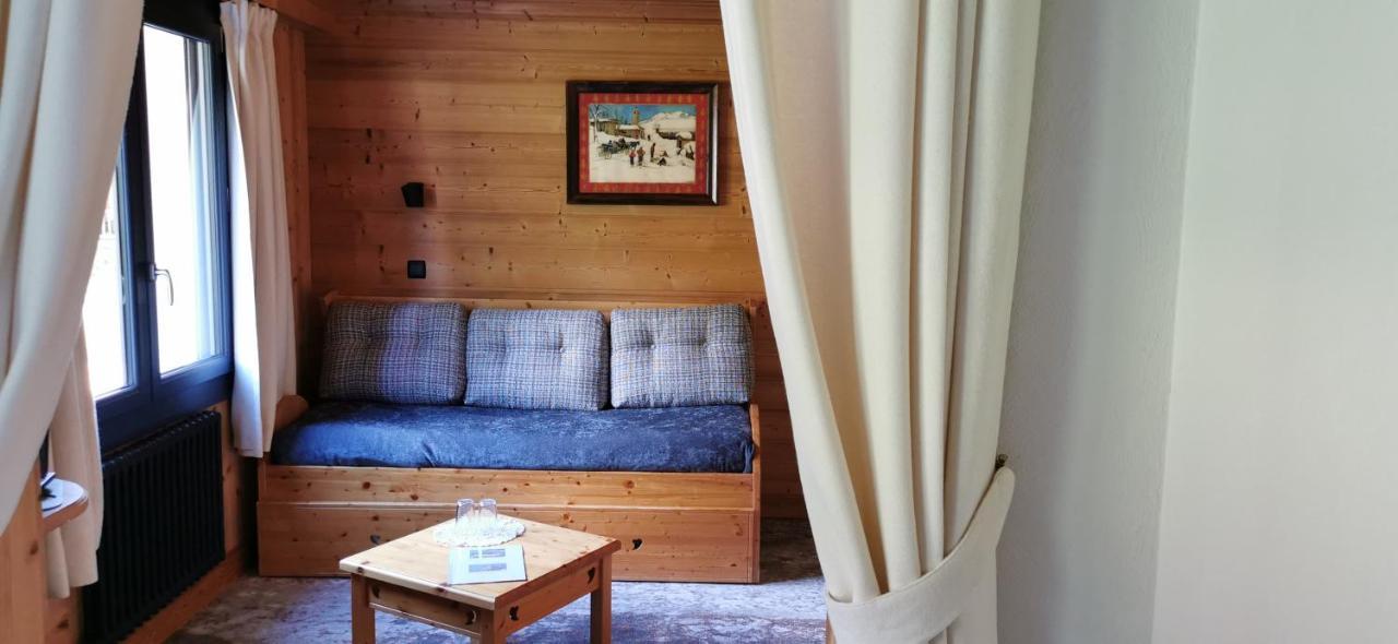 Hotel-Chalet Les Ecureuils Restaurant, Piscine, Garage เลอกรองด์บอร์นอง ภายนอก รูปภาพ