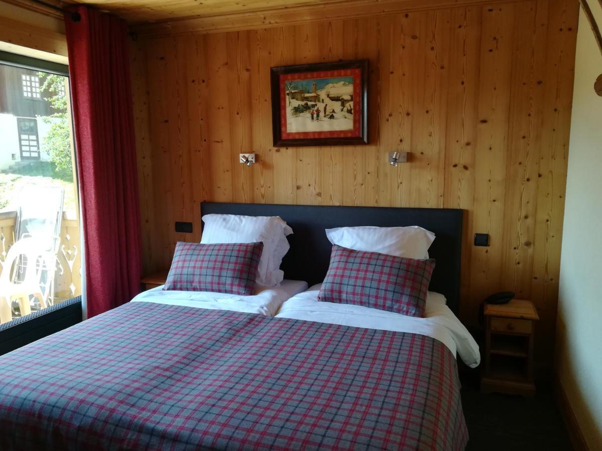 Hotel-Chalet Les Ecureuils Restaurant, Piscine, Garage เลอกรองด์บอร์นอง ภายนอก รูปภาพ