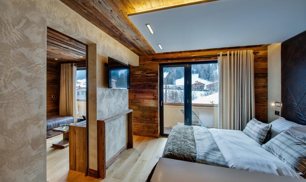 Hotel-Chalet Les Ecureuils Restaurant, Piscine, Garage เลอกรองด์บอร์นอง ภายนอก รูปภาพ