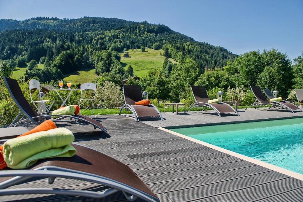 Hotel-Chalet Les Ecureuils Restaurant, Piscine, Garage เลอกรองด์บอร์นอง ภายนอก รูปภาพ